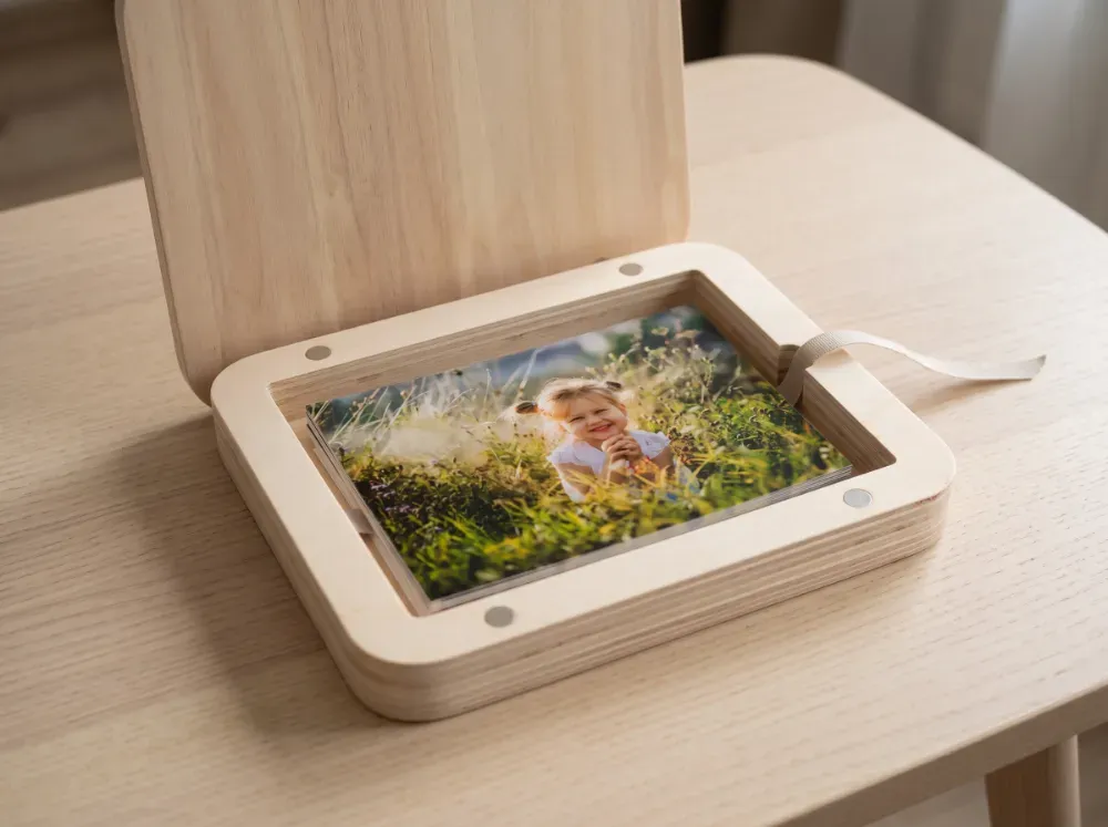 Caja de Madera para Fotos con Formas
